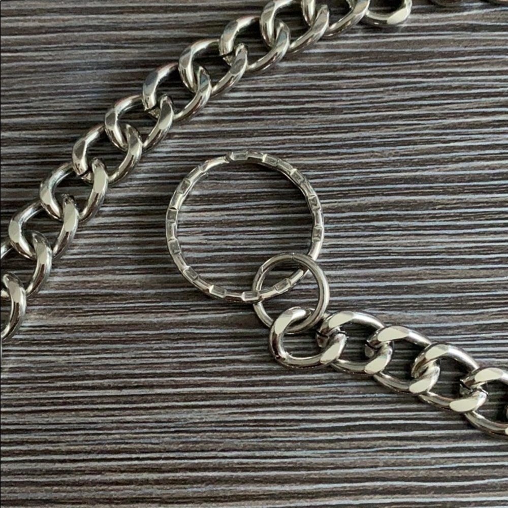 Hot Topic Silver 24 Inch Wallet Chain - Picture 2 of 3